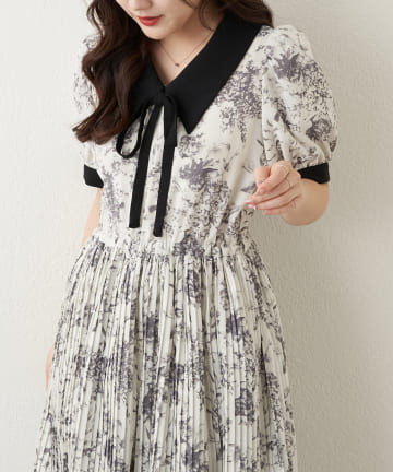 配色プリーツ花柄ワンピース