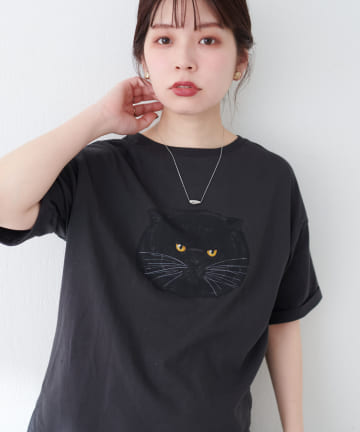 natural couture(ナチュラルクチュール) ジト目ねこちゃんゆるTシャツ