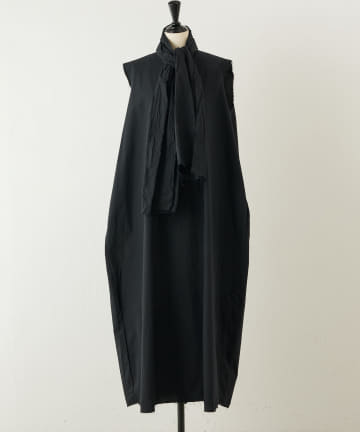 《SCHA》スリーブレスワンピース