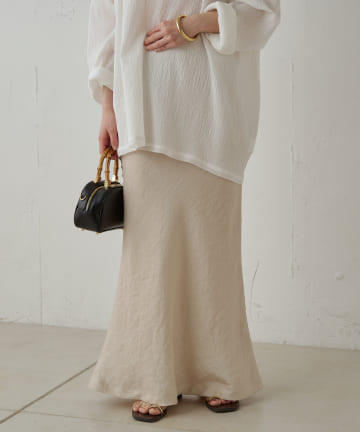 サテンナロースカート