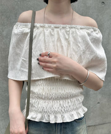 [mline]ラッフルノースリブラウス