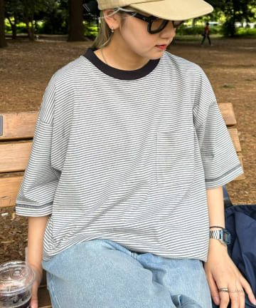 裏使いボーダー配色ステッチ半袖Tee