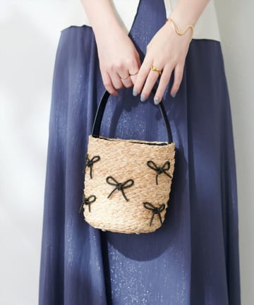 natural couture(ナチュラルクチュール) 【パルクロ限定】リボンチャームラフィアバッグ