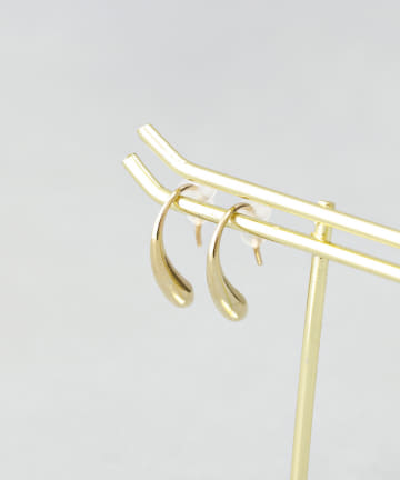 メタルフックピアス