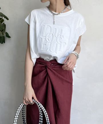 【WEB限定】エンボスロゴボックスTEE