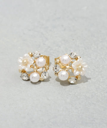フラワービジューピアス