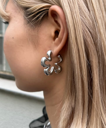 Lattice(ラティス) フラワーメタルピアス