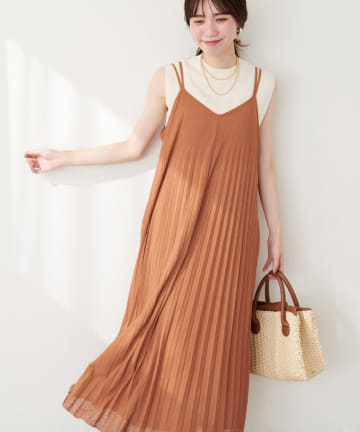 natural couture(ナチュラルクチュール) 前後2WAYカットプリーツキャミワンピース