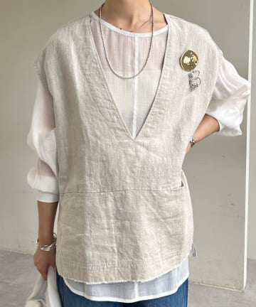 OUTLET(アウトレット) 【SHENERY】ブローチ付Vネックリネンベスト