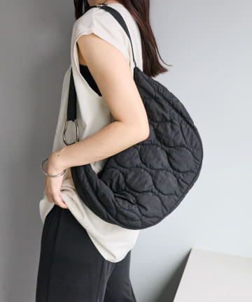 mystic(ミスティック) loti キルティングクロワッサンBAG