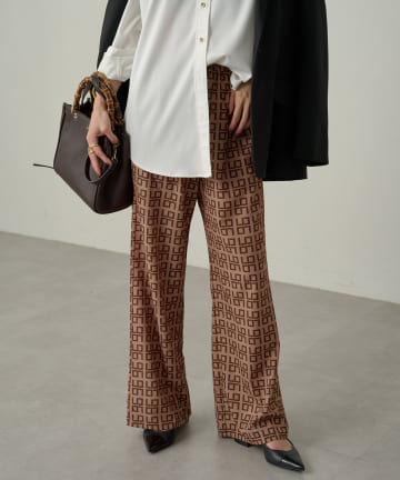 モノグラムパンツ