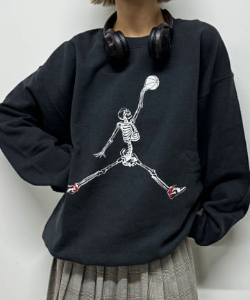 【THRIFTY LOOK/スリフティールック】JUMP SKULL CREW SWEAT