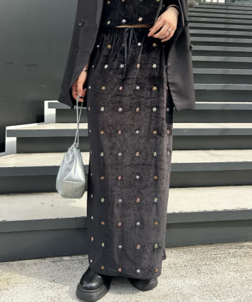 mystic(ミスティック) 刺繍ベロアスカート