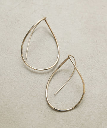 《Helena Rohner》ワイヤードロップピアス