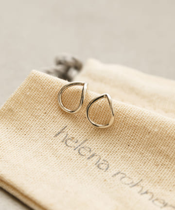 《Helena Rohner》スモールドロップピアス