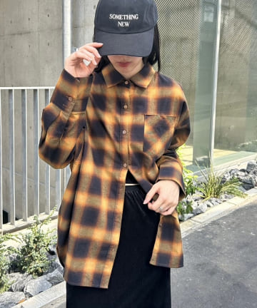 チェックシャツ