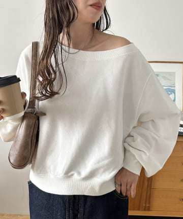 DISCOAT(ディスコート) 【華奢見え/春まで使える♪】オフショルスウェット《新色追加/WEB限定》