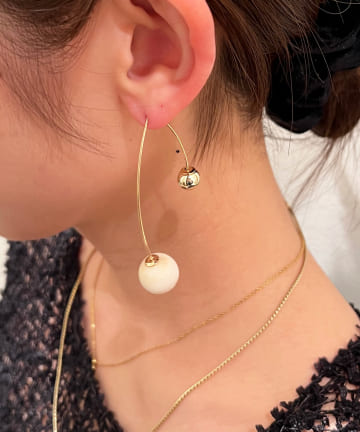 Jena　espace merveilleux(ジェナ　エスパスメルヴェイユ) フックカラーピアス