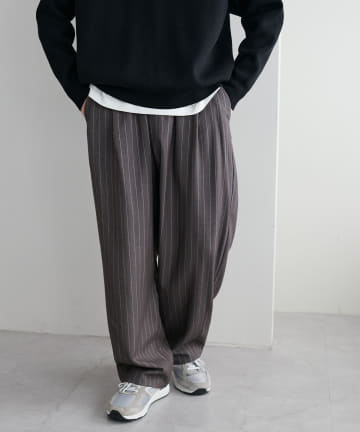 サージストライプコクーンイージーパンツ