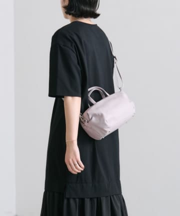 ear PAPILLONNER(イア パピヨネ) ショルダー付きハニカムボストンバッグ《2way/本革》