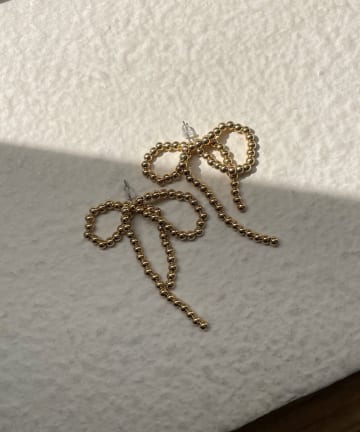 リボンモチーフピアス