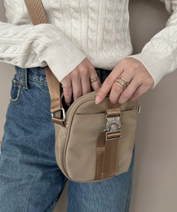 ナイロンテープショルダーバッグ