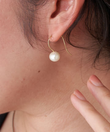パールフックピアス