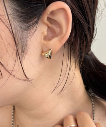 △ピアス