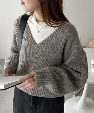 【WEB限定】メランジヤーンVネックプルオーバー