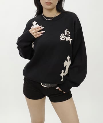 WHO’S WHO gallery(フーズフーギャラリー) 【UNISEX/ユニセックス】Sourcreamクロスロゴニット