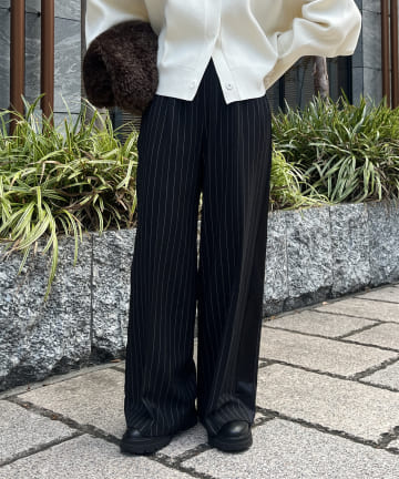 【WEB限定】ピンストライプサテンラインパンツ
