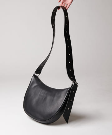 Lui's(ルイス) half moon bag/L cow nappa（ショルダーバッグ）