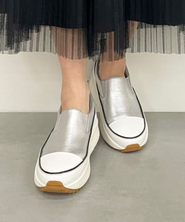 幸運 *TORYBURCH* クローバープラットフォーム コートスニーカー Amazon | (トリーバーチ) Tory Burch クローバーコート