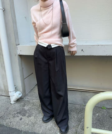 タックワイドパンツ