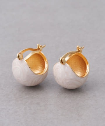 カラーボールピアス