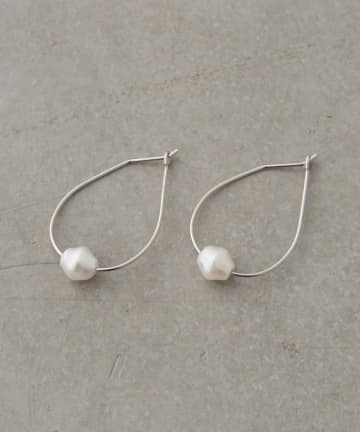 パールトップスリムピアス