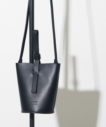 《ARRHE STUDIO》シリンダートートバッグ