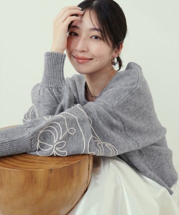 natural couture(ナチュラルクチュール) モール刺繍前後２WAYニットプルオーバー