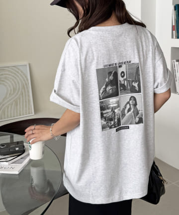 【WEB限定】モノクロフォトバックプリントTシャツ