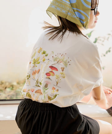 Kastane(カスタネ) 【WHIMSIC】スーベニアTシャツ