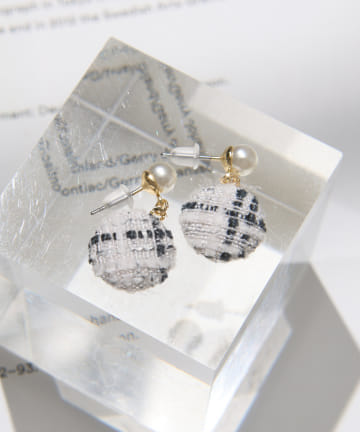 Lattice(ラティス) ツイードパールピアス