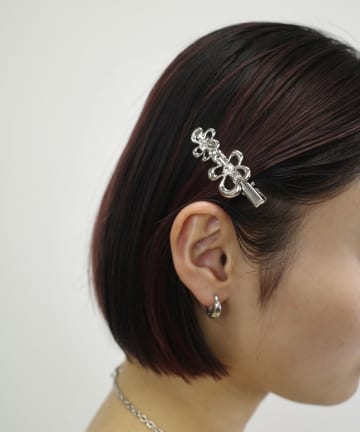 フラワーヘアピン