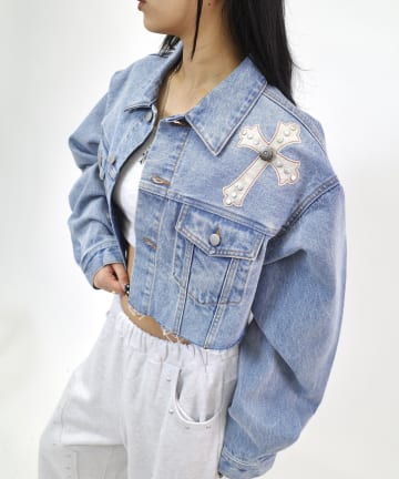 クロスワッペンカットオフデニムジャケット