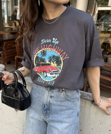 【WEB限定/ユニセックス】ヴィンテージカープリントTシャツ