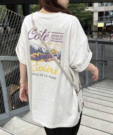 DISCOAT(ディスコート) 【WEB限定】CoteスーベニアバックプリントTシャツ《ユニセックス》