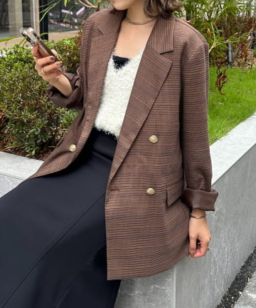 Thevon.(ゼヴォン) GOLDボタンテーラードジャケット