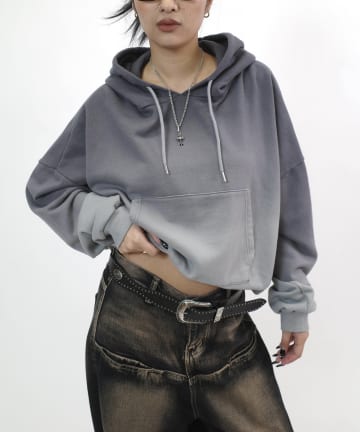 グラデーションパーカー