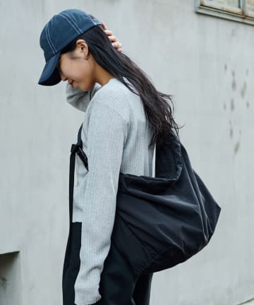 COLONY 2139(コロニー トゥーワンスリーナイン) 【UNISEX/超軽量150g】ソフトナイロンショルダーバッグ