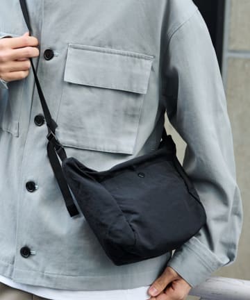 COLONY 2139(コロニー トゥーワンスリーナイン) 【UNISEX/超軽量70g】ソフトナイロンミニショルダーバッグ