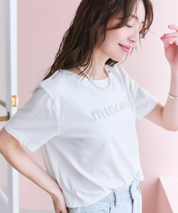 La boutique BonBon(ラブティックボンボン) 【最強愛されパールロゴ】パールモチーフクロップドTシャツ